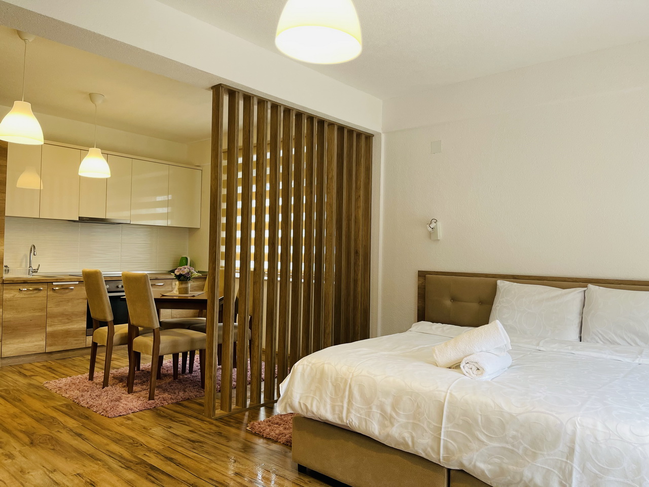  Fuk tak apartmani i restoran 